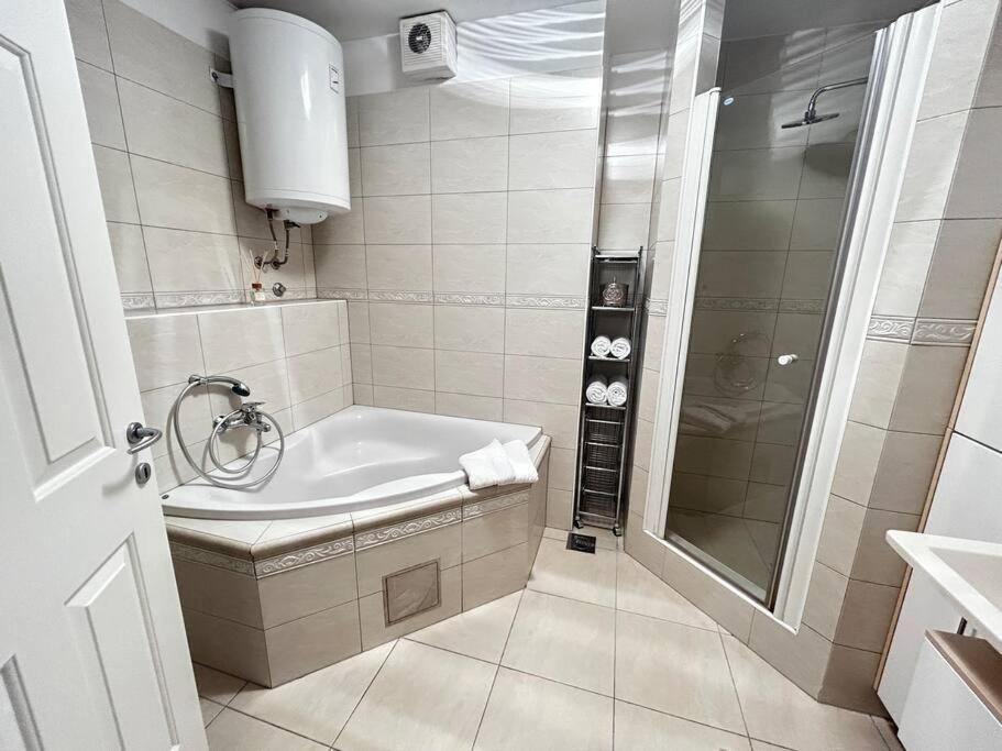 Sea View Apartman *